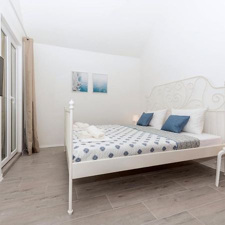 Vista Mare Apartment - 3 Bedroom, Sea View Makarska Eksteriør billede