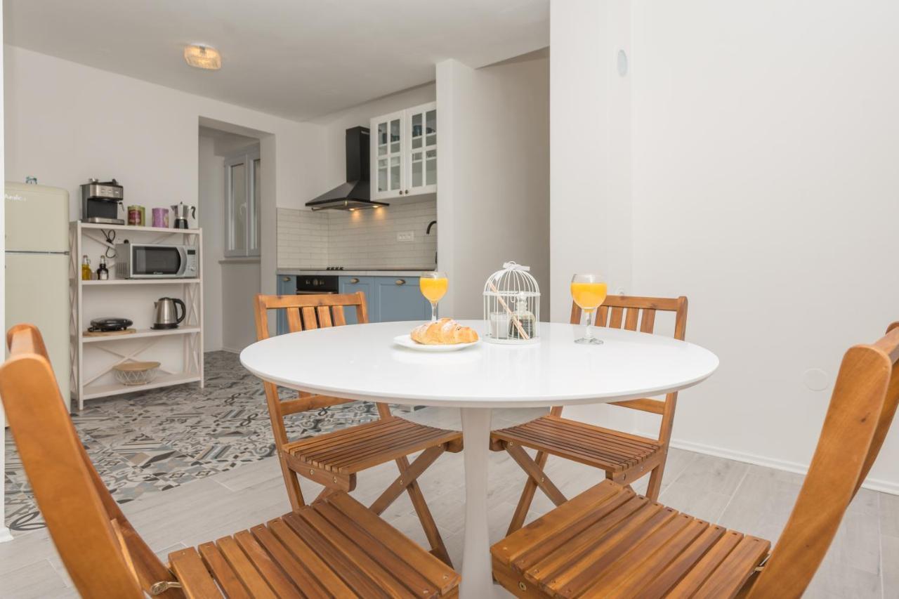 Vista Mare Apartment - 3 Bedroom, Sea View Makarska Eksteriør billede